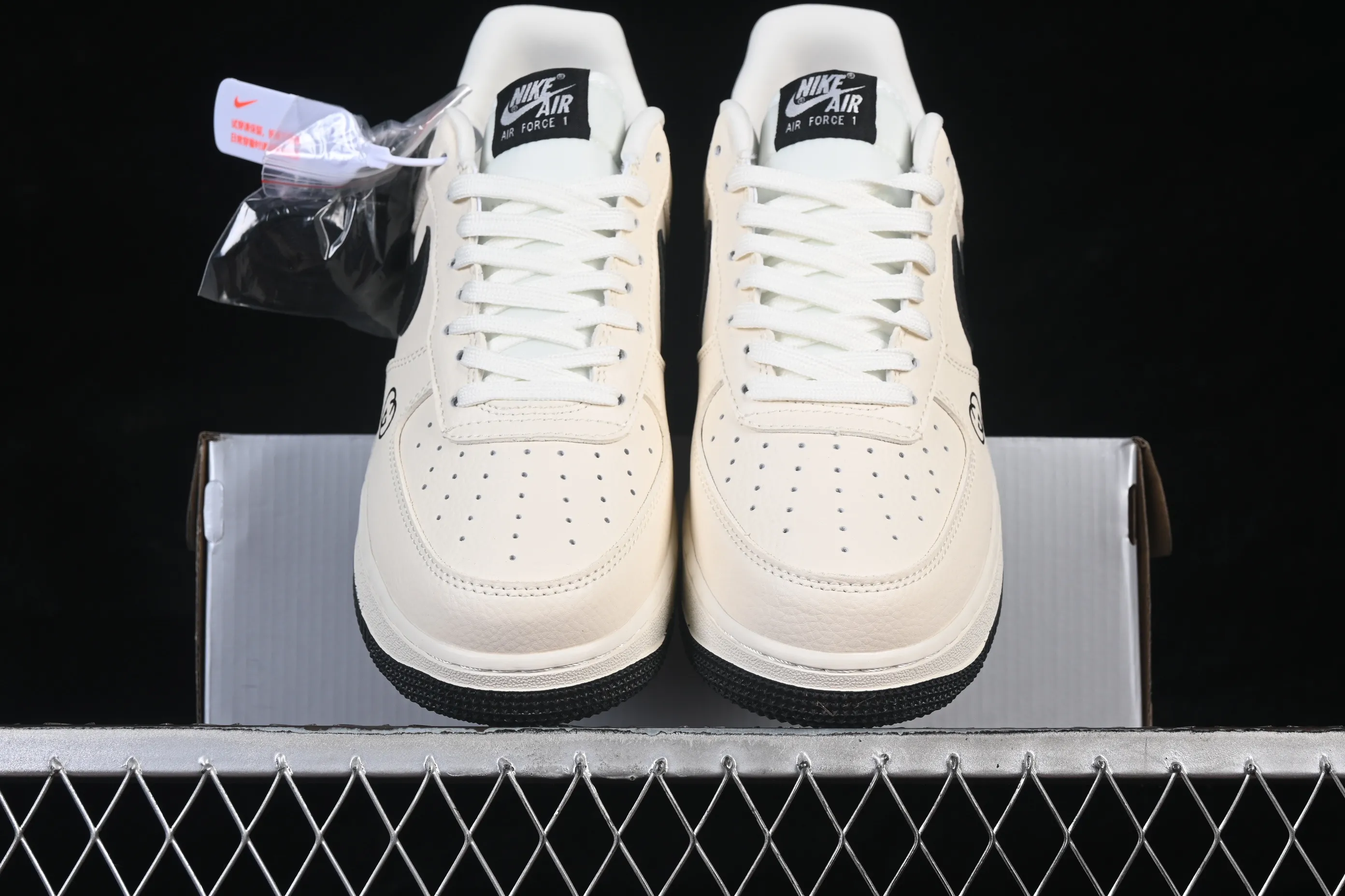 All categories Nk Air Force 1 Air Force series Nk Air Force 1 Low Air Force low-top Nike Air Force 1'07 Low Milky white with black Air Force 1 low-top casual sneakers LD1999-018